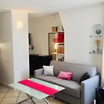 Charming Studio In Montmartre